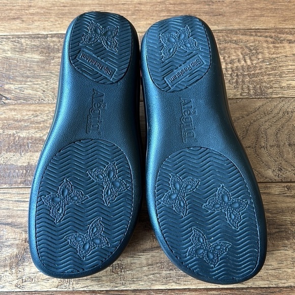 Alegria Khloe PRO Garnet Snake Patent Leather Comfort Nursing Clog Size 35 - Picture 13 of 15